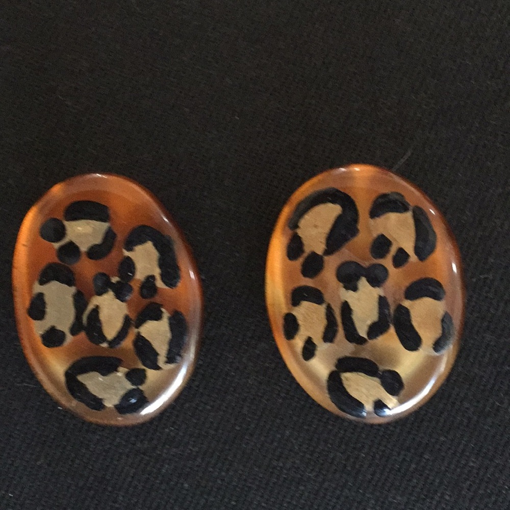 Leopard pierced earrings